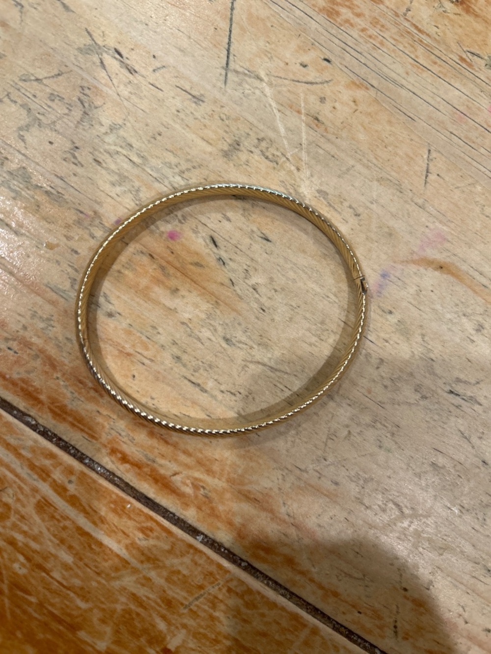 14kt gold ribbed bangle bracelet